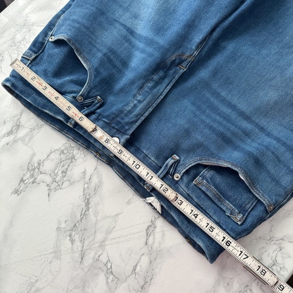 GOOD AMERICAN Good Legs Crop Mini Bootcut Jeans In Blue811 women's size 10/31 - Picture 11 of 14